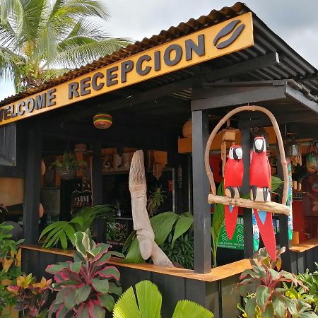 Red Frog Hotel La Fortuna المظهر الخارجي الصورة