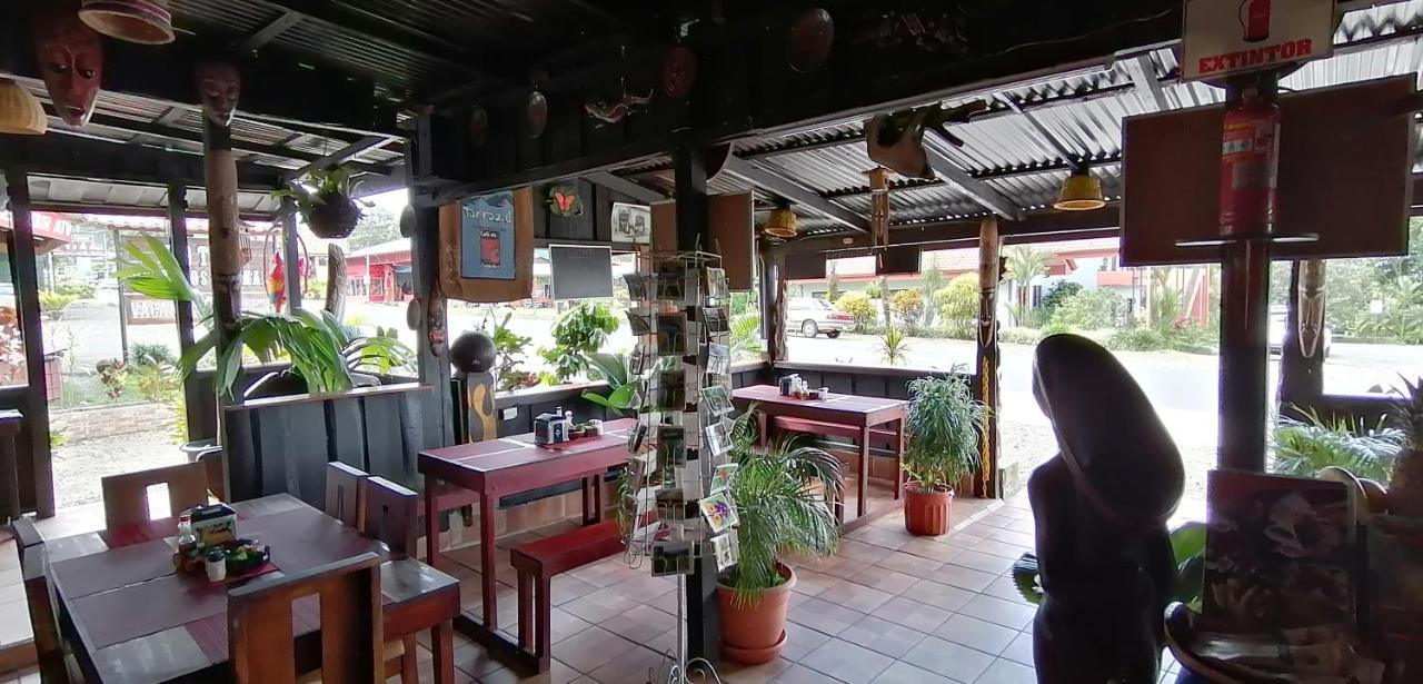 Red Frog Hotel La Fortuna المظهر الخارجي الصورة
